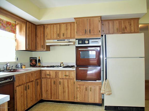 5th image of 602 Princess Ct