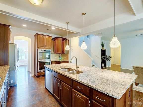 4th image of 355 Nantucket Way