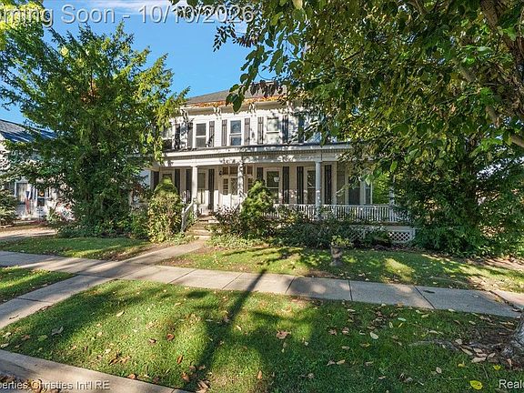 4th image of 240 Riley St