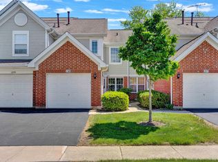 1367 Hampshire Ct, Roselle, IL 60172