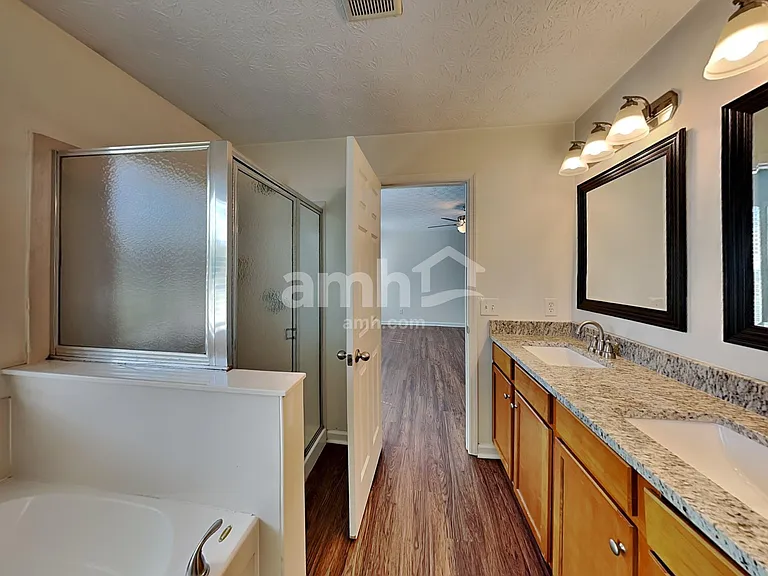 136 Leasure Dr — Photo 13