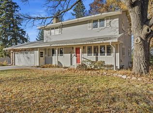 1823 Gramsie Rd, Arden Hills, MN 55112