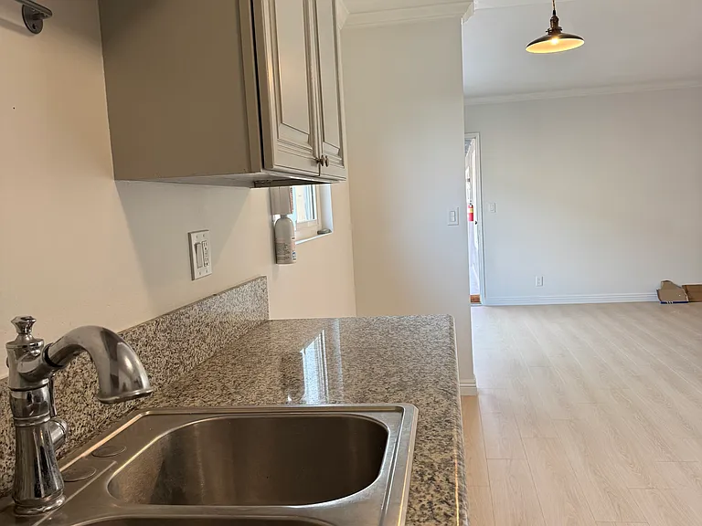 2213 W Court St #3 — Photo 14