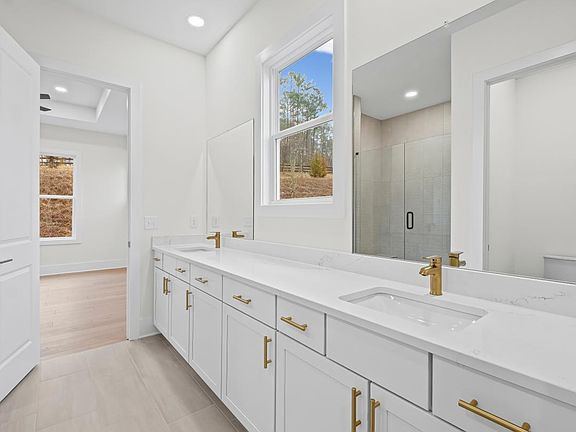 Luxurious, spa-like bathroom