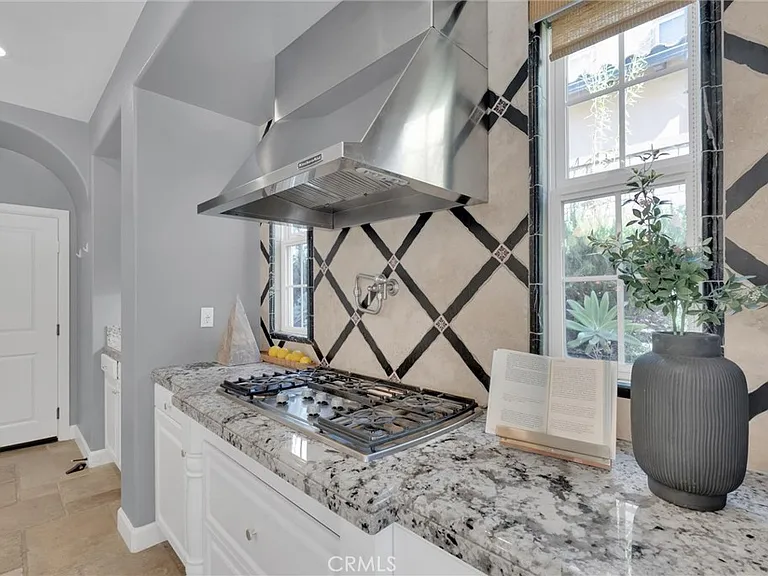 510 E Viewcrest Dr — Photo 27