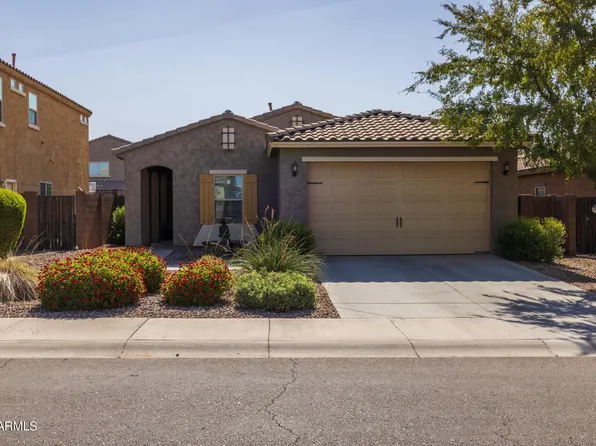 2719 E HICKORY Street, Gilbert, AZ 85298