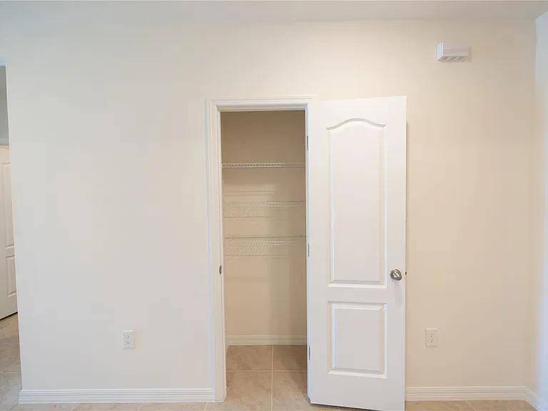 444 Taylor Groves Dr — Photo 24