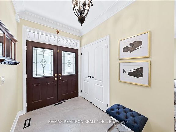 5th image of 158 Nantucket Dr N