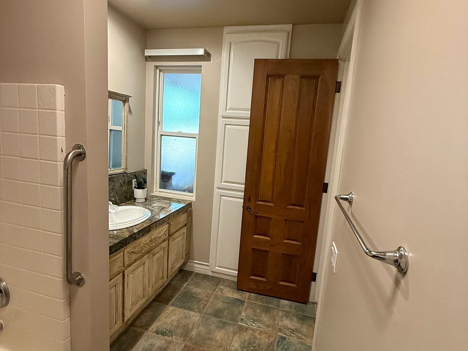 1 bed, 800 sqft, $1,850 — Photo 2