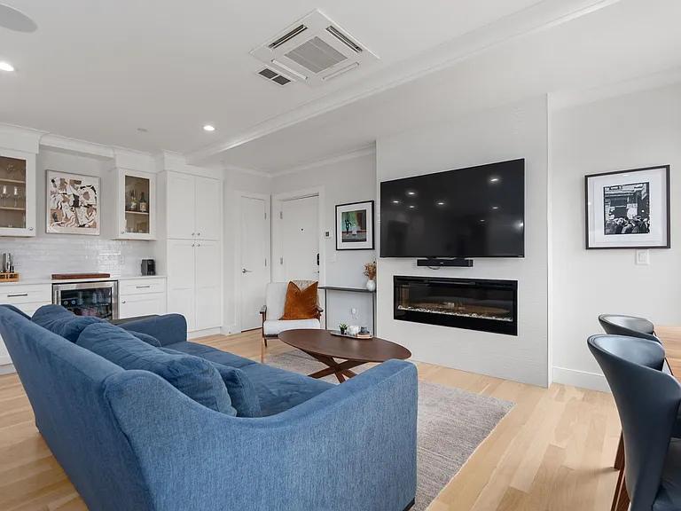 8 Sycamore St #C — Photo 32