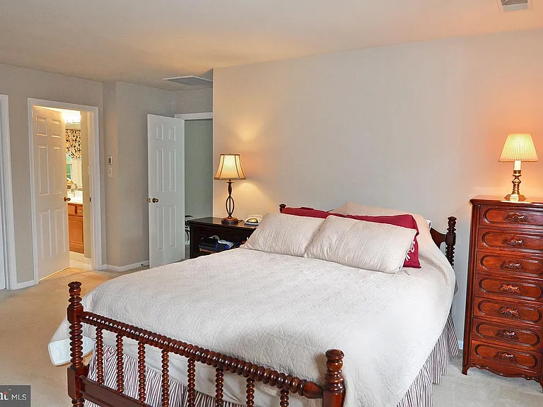 6610 Ashmere Ln — Photo 6