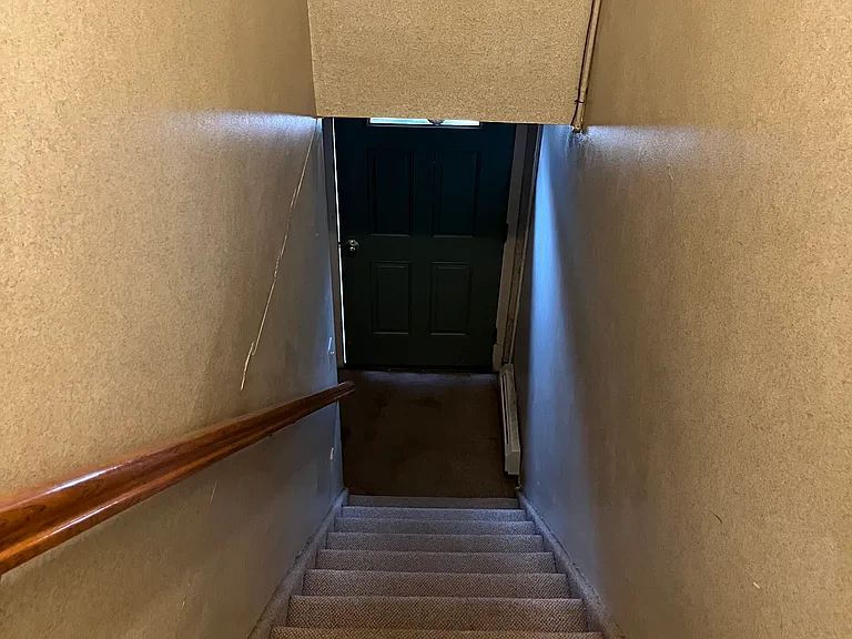 30B Carolyn Ter — Photo 6