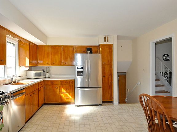 5th image of 4 Hepworth Pl