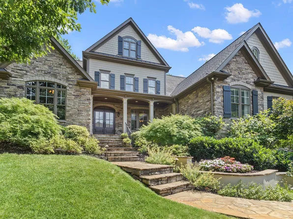 6633 Rest Haven Dr, Raleigh, NC 27612