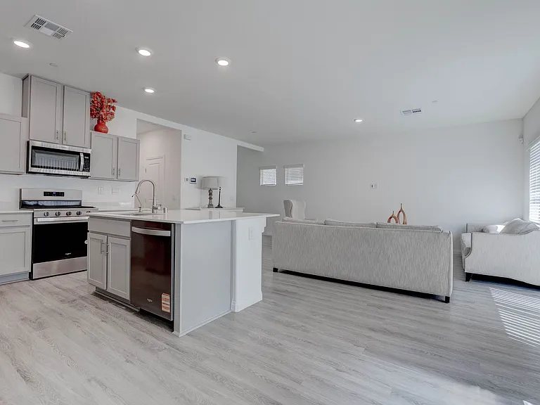 9938 Ullom Dr — Photo 30