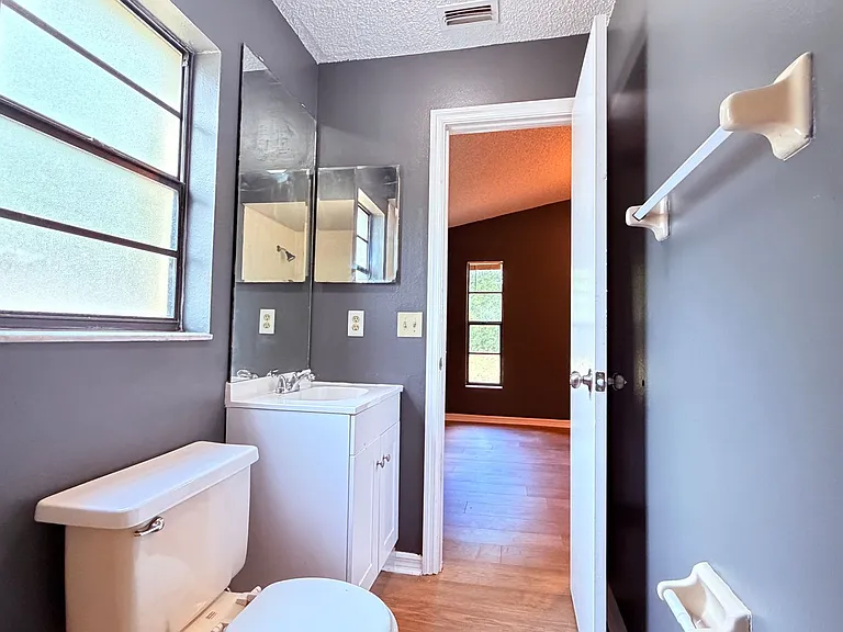 104 E Osceola St — Photo 34