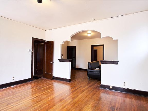 4th image of 4609 Carrie Ave