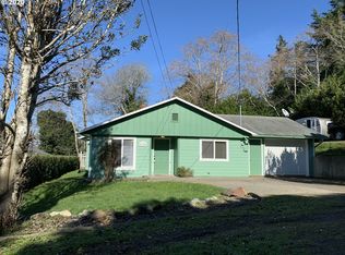 830 25th St, North Bend, OR 97459