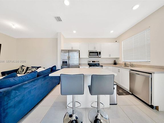 4th image of 2699 SE 19th St #2699