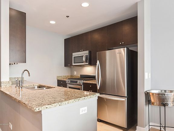 4th image of 303 W Ohio St APT 3609