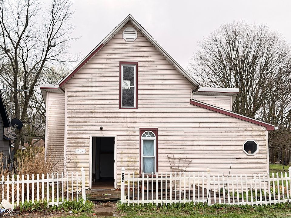 1st image of 207 W Union St
