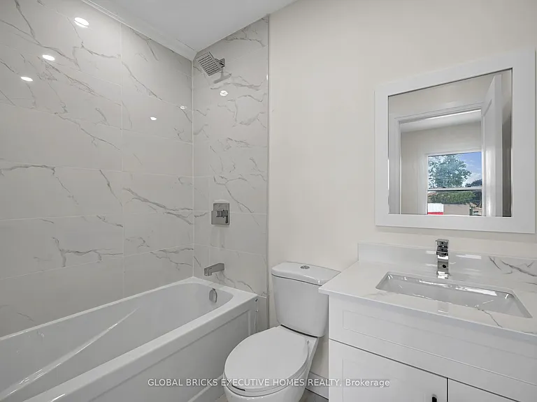 108 Lindsay St S — Photo 15