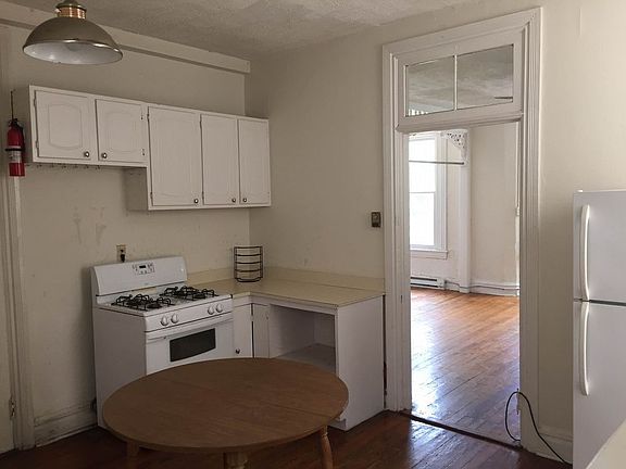 5th image of 1921 Floyd Ave APT 2