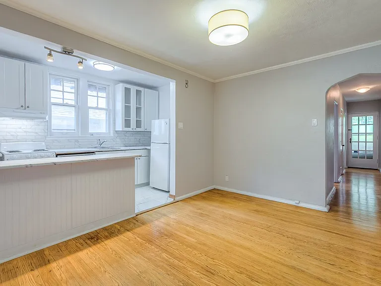 20 Acacia Rd — Photo 5