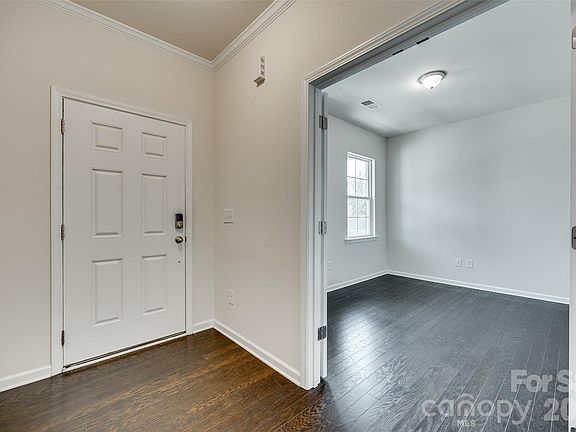 3rd image of 910 Ashton Oak Ct