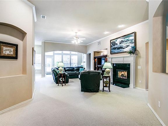3rd image of 200 Westwood Dr