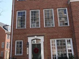 422 Ferdinand Day Dr, Alexandria, VA 22304