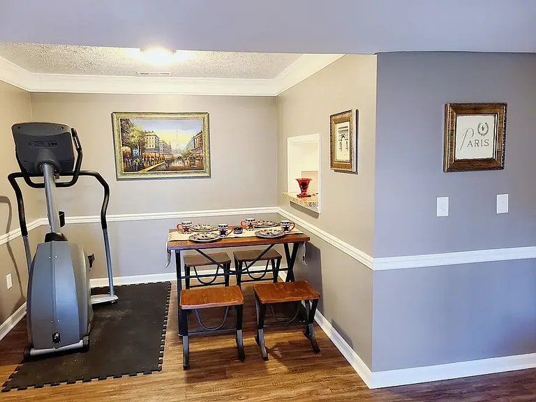 404 Bainbridge Ct #E2 — Photo 12
