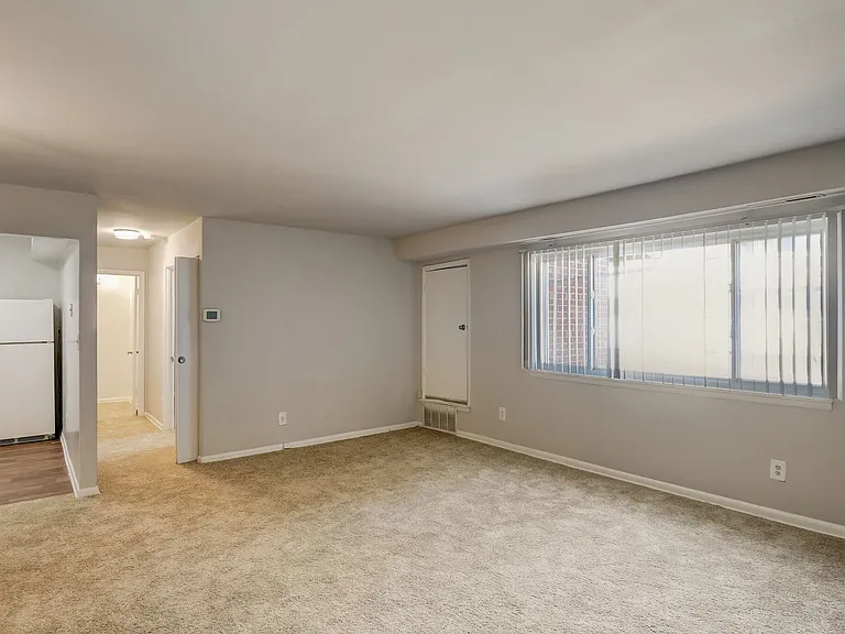 Hillsdale Manor Apartments — Photo 10