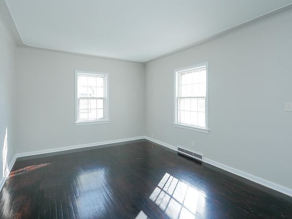 11 Verona Ave-104