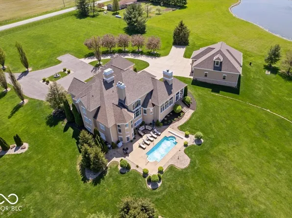 2766 S Honey Creek Rd, Greenwood, IN 46143