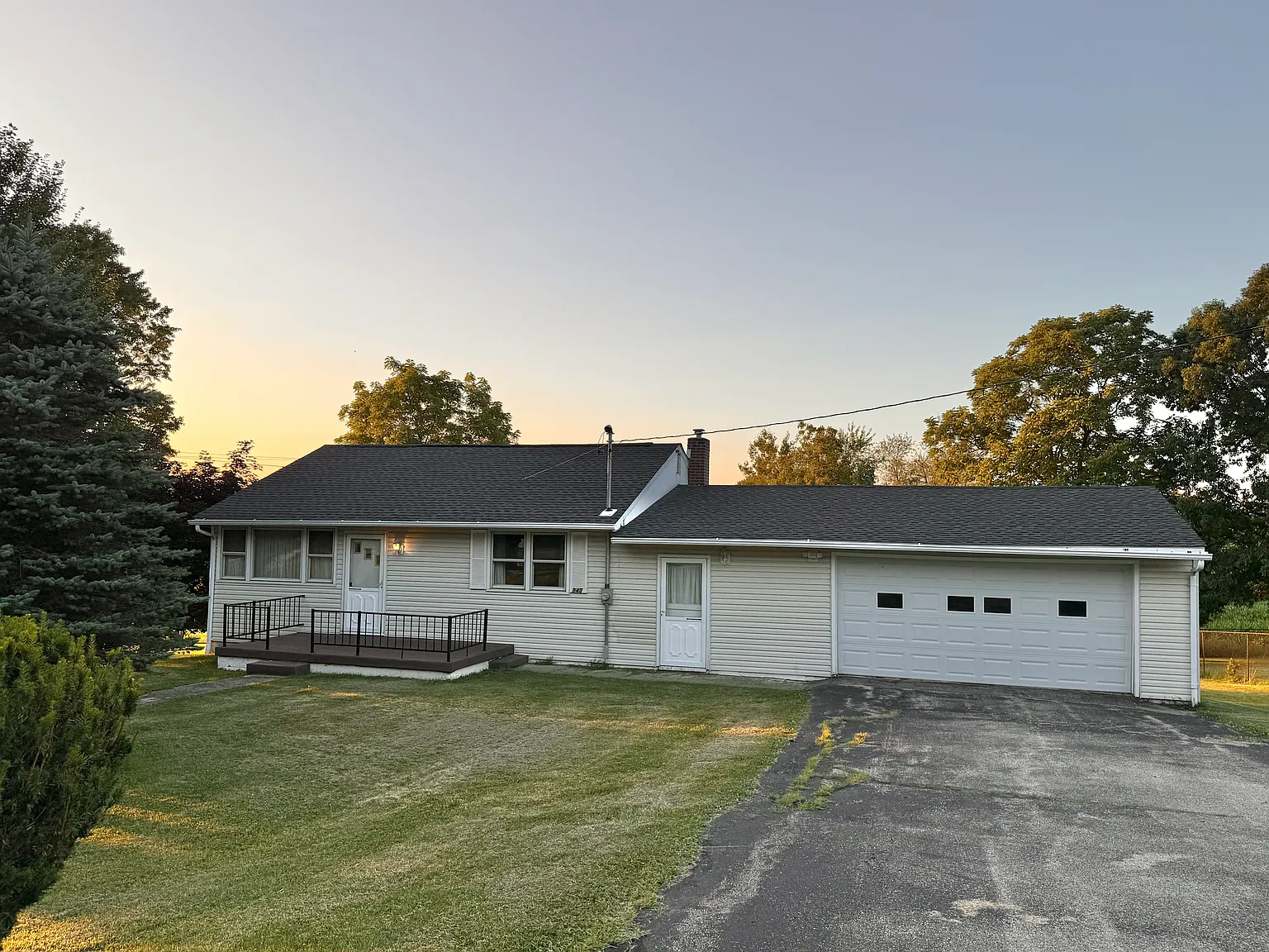 2 bed, 1.5 bath, 744 sqft, $1,400 — Photo 1