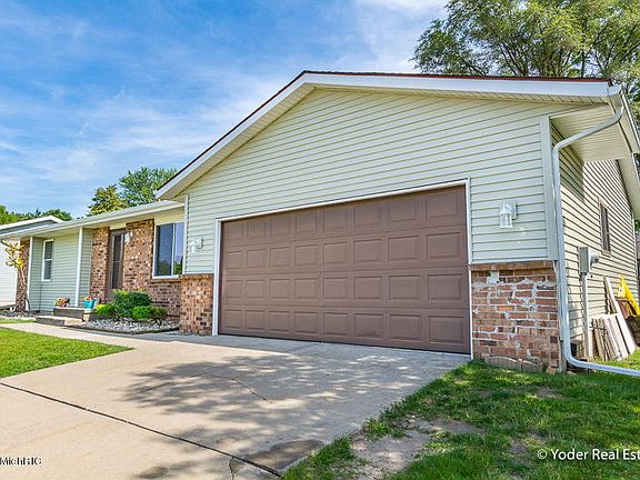 2nd image of 2982 Bluewater Ln SW
