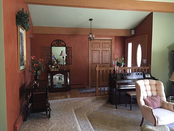 4th image of 1491 N Forest Dr