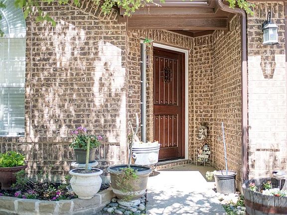 2nd image of 1917 Marble Falls Ln