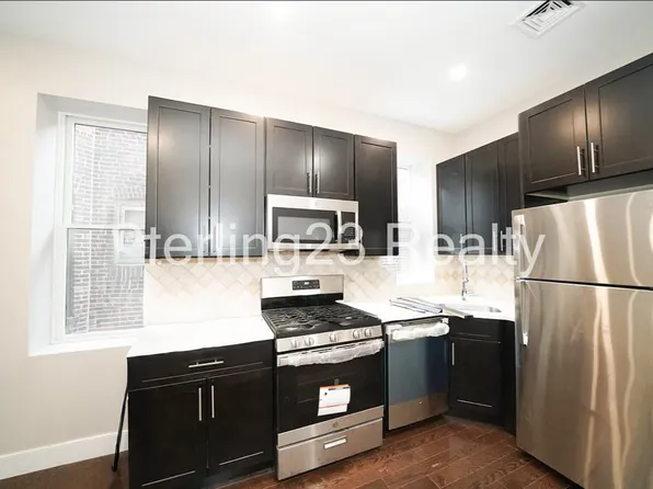 28-17 Astoria Boulevard image 1 of 8