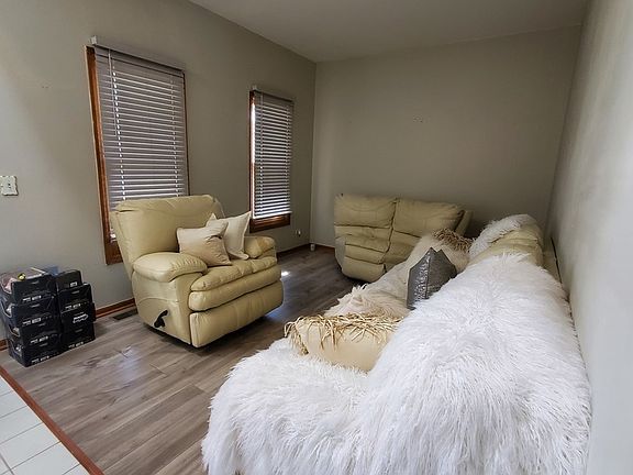 4th image of 5620 Feathercreek Rd