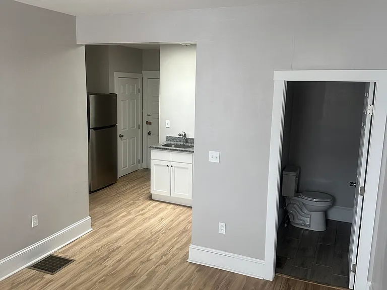 72 Main St #2 — Photo 3