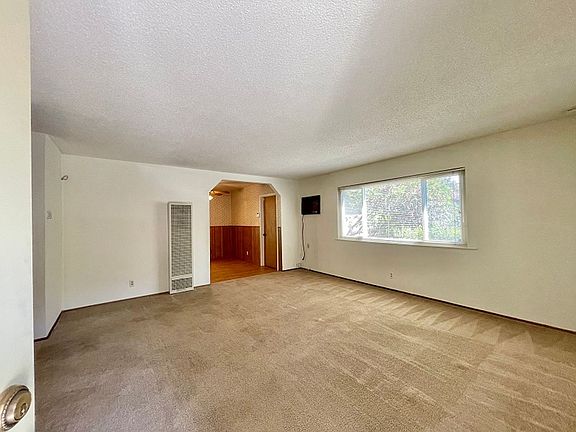 5th image of 3063 Linda Vista Ave