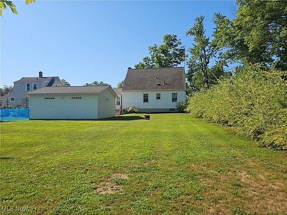 5th image of 232 Glendola Ave