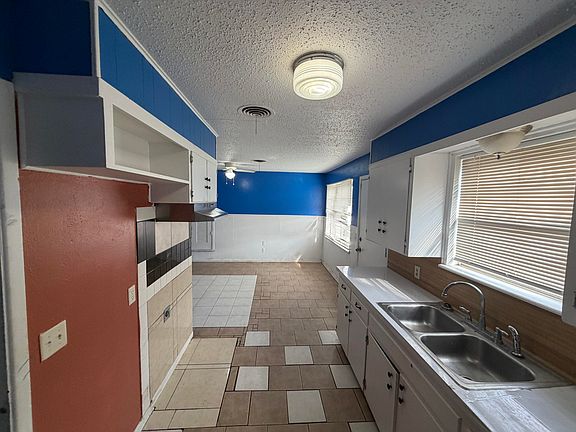4th image of 1407 W 25th St