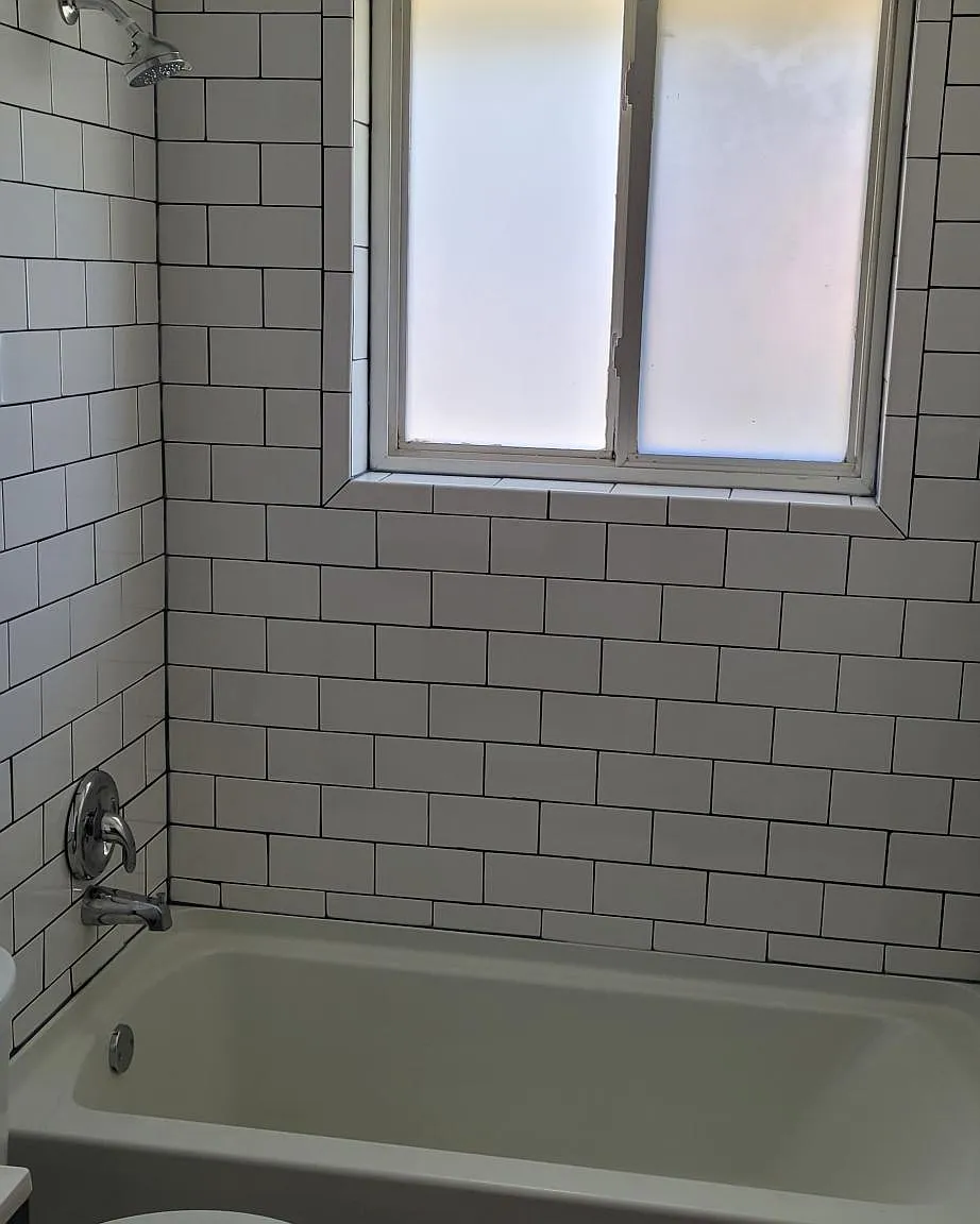 3 bed, 1000 sqft, $1,435 — Photo 1