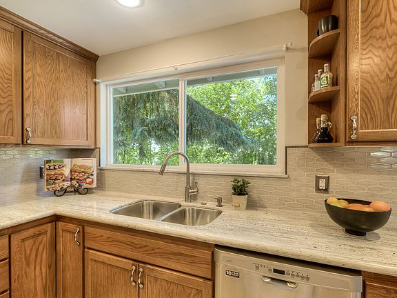 Modern Tile Backsplash