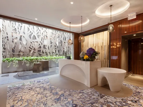 21 East 61st Street image 9 of 12