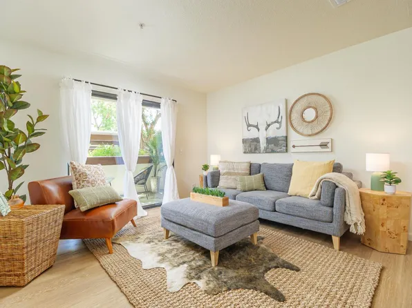 8201 Camino Colegio #17, Rohnert Park, CA 94928