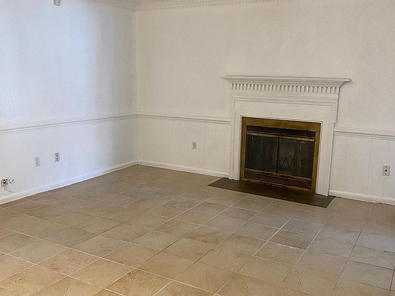 2nd image of 5762 Rivermill Cir